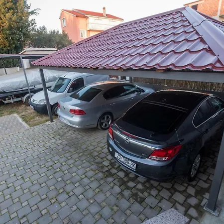 Guest house Dona 3*