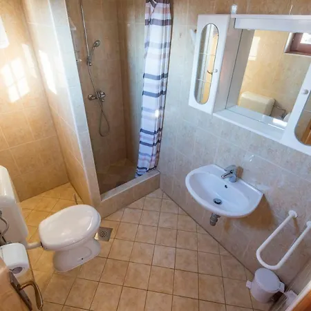 Dona Guest house 3*
