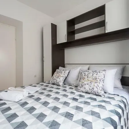 Guest house Dona 3*