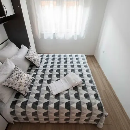 Guest house Dona 3*