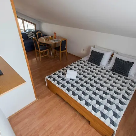 Guest house Dona 3*